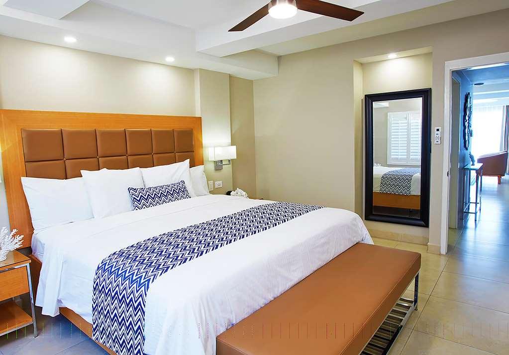 Divi Dutch Village Beach Resort Palm Beach Chambre photo