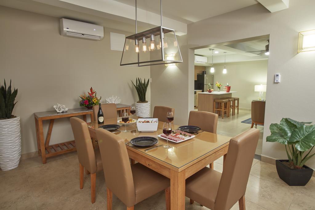 Divi Dutch Village Beach Resort Palm Beach Extérieur photo
