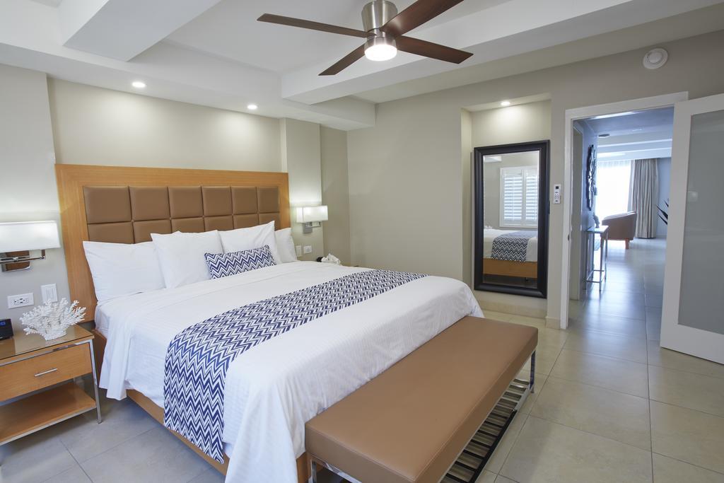 Divi Dutch Village Beach Resort Palm Beach Extérieur photo